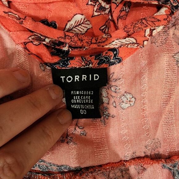 Torrid Floral Print Crossback Babydoll Top Wmns SZ Small Bold Boho Spring Casual - Picture 2 of 4
